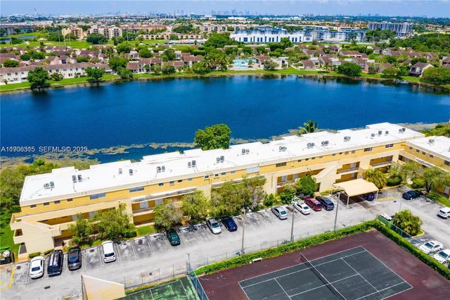 9363 Fontainebleau Blvd H206, Miami, FL 33172