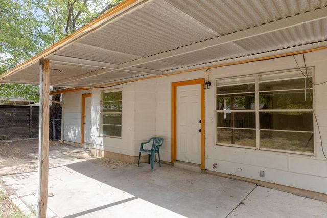 211 E Lisa DR, Austin, TX 78752