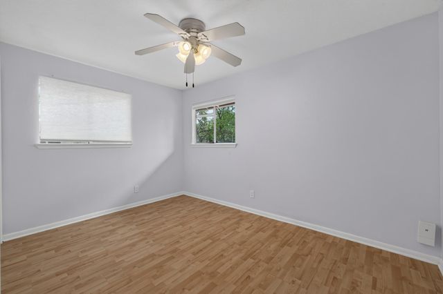 211 E Lisa DR, Austin, TX 78752