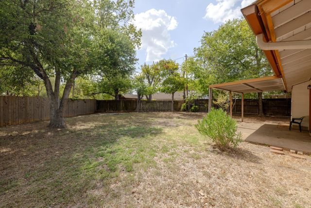 211 E Lisa DR, Austin, TX 78752