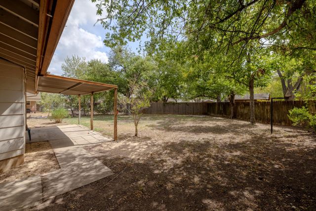 211 E Lisa DR, Austin, TX 78752