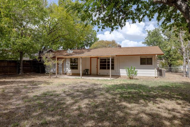 211 E Lisa DR, Austin, TX 78752