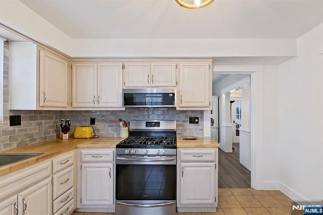 406 Lincoln Avenue, Rutherford, NJ 07070