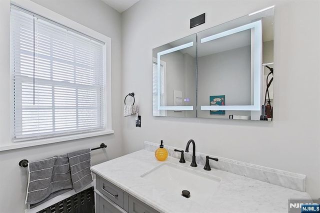 406 Lincoln Avenue, Rutherford, NJ 07070