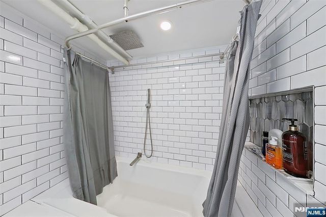 406 Lincoln Avenue, Rutherford, NJ 07070