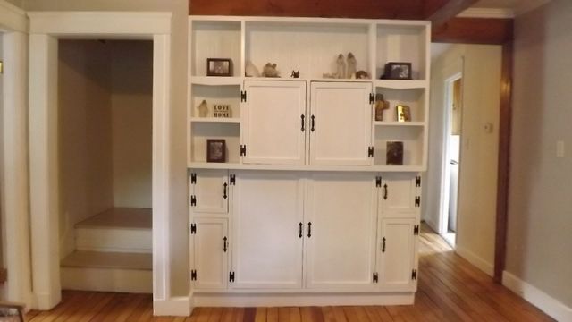 12 Middleton St, Millbury, MA 01527
