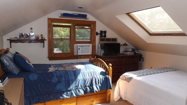 12 Middleton St, Millbury, MA 01527