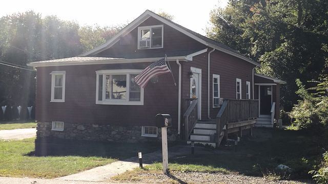 12 Middleton St, Millbury, MA 01527