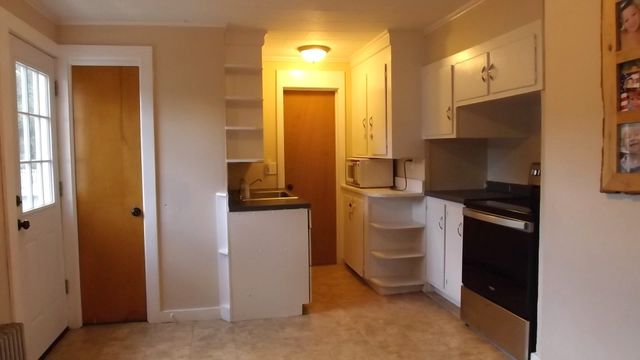 12 Middleton St, Millbury, MA 01527
