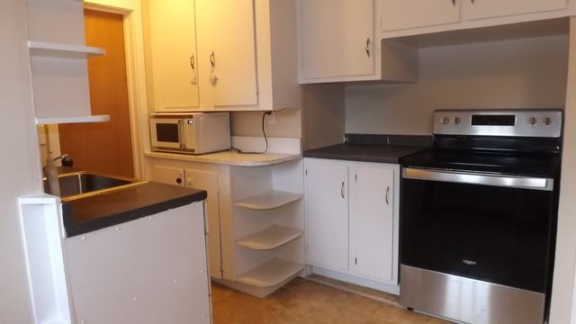 12 Middleton St, Millbury, MA 01527