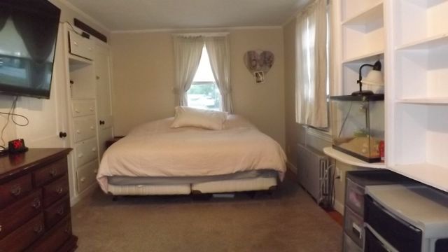 12 Middleton St, Millbury, MA 01527