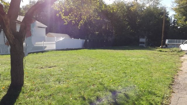 12 Middleton St, Millbury, MA 01527