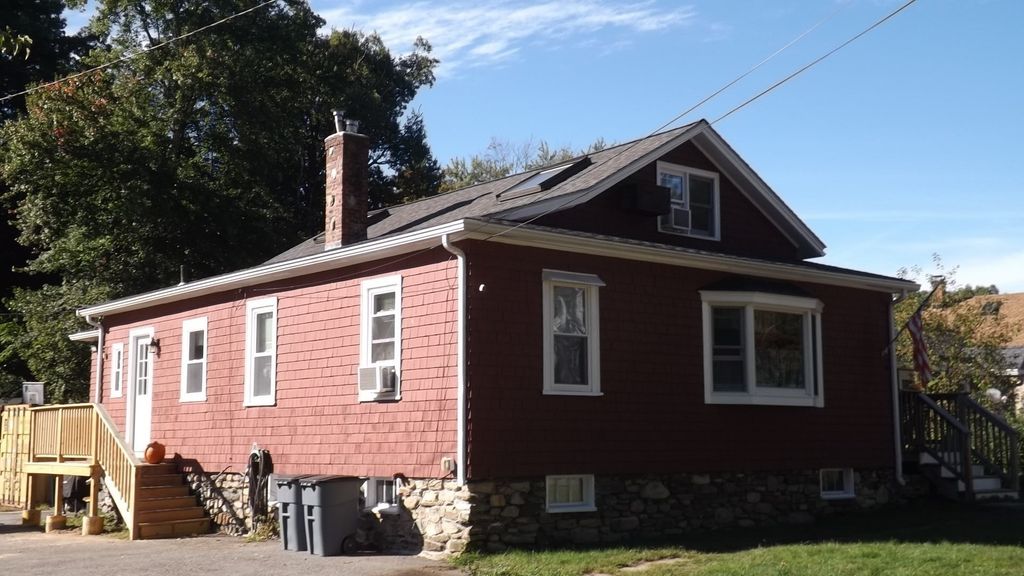 12 Middleton St, Millbury, MA 01527