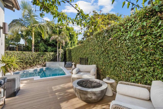 669 Calypso Pl, Encinitas, CA 92024