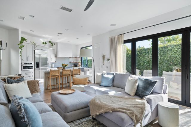 669 Calypso Pl, Encinitas, CA 92024