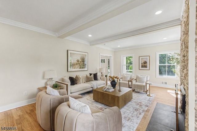 30 E Main St, Mendham Boro, NJ 07945