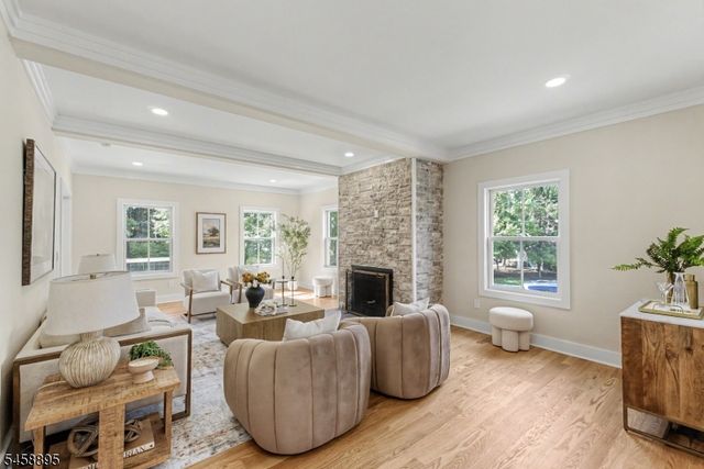 30 E Main St, Mendham Boro, NJ 07945