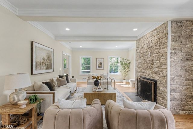 30 E Main St, Mendham Boro, NJ 07945