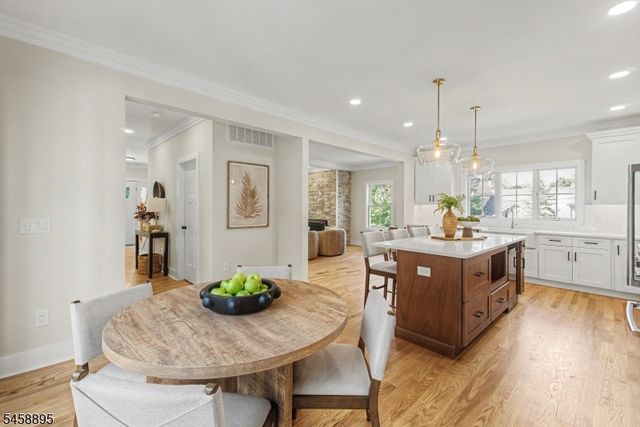 30 E Main St, Mendham Boro, NJ 07945