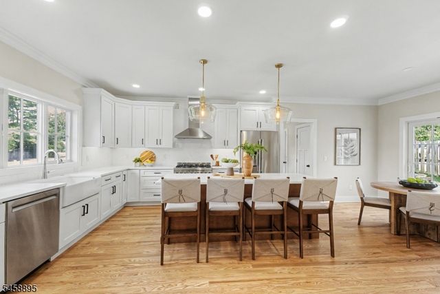 30 E Main St, Mendham Boro, NJ 07945