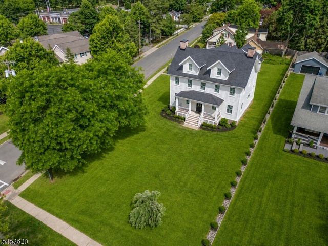 30 E Main St, Mendham Boro, NJ 07945