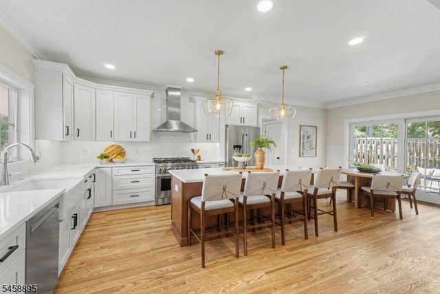 30 E Main St, Mendham Boro, NJ 07945