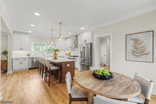 30 E Main St, Mendham Boro, NJ 07945