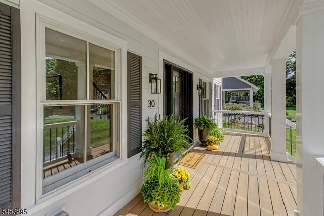 30 E Main St, Mendham Boro, NJ 07945