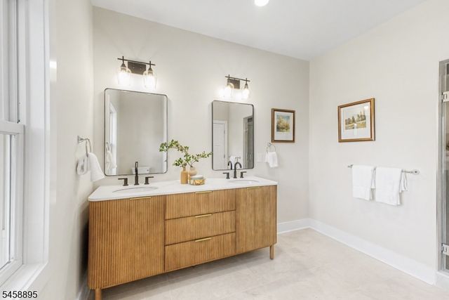 30 E Main St, Mendham Boro, NJ 07945
