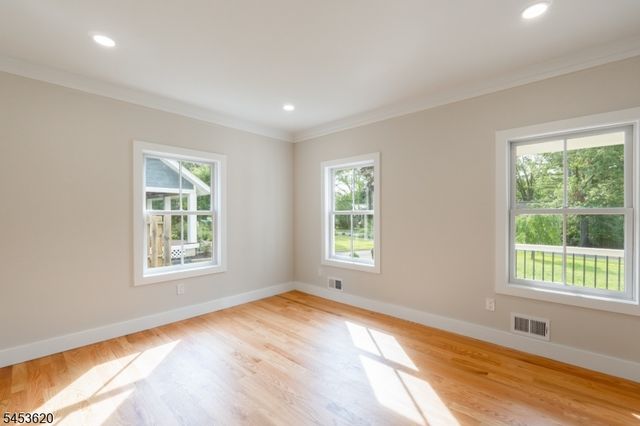 30 E Main St, Mendham Boro, NJ 07945