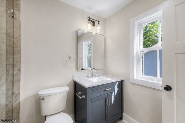 30 E Main St, Mendham Boro, NJ 07945