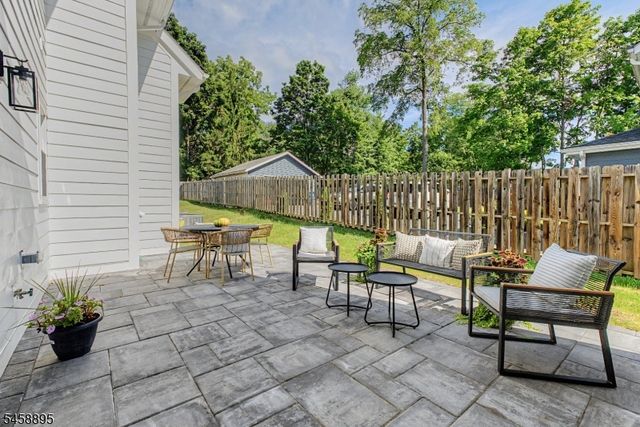 30 E Main St, Mendham Boro, NJ 07945