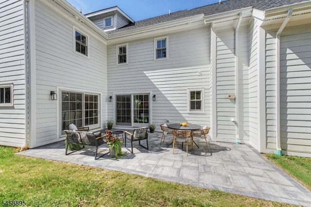 30 E Main St, Mendham Boro, NJ 07945