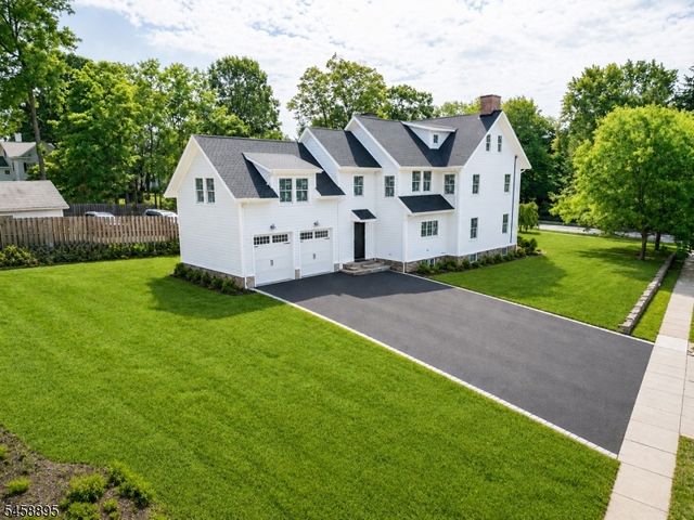 30 E Main St, Mendham Boro, NJ 07945