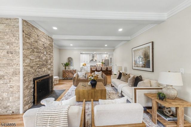 30 E Main St, Mendham Boro, NJ 07945