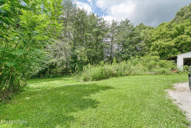 1676 Chestnut Hill Rd, Crossville, TN 38555