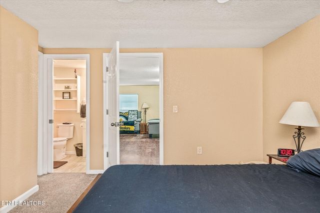 1676 Chestnut Hill Rd, Crossville, TN 38555