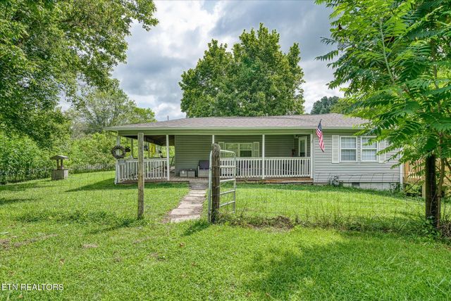 1676 Chestnut Hill Rd, Crossville, TN 38555