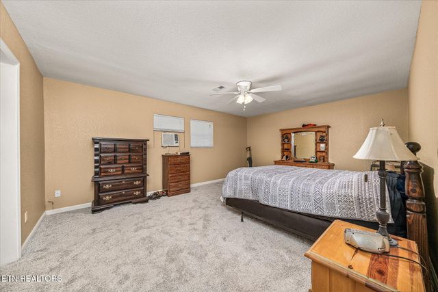 1676 Chestnut Hill Rd, Crossville, TN 38555