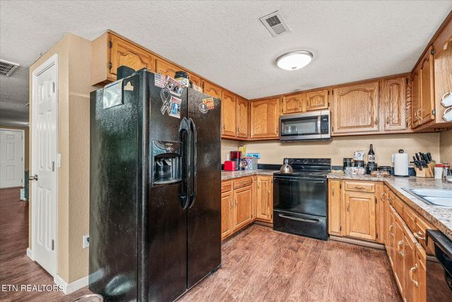 1676 Chestnut Hill Rd, Crossville, TN 38555