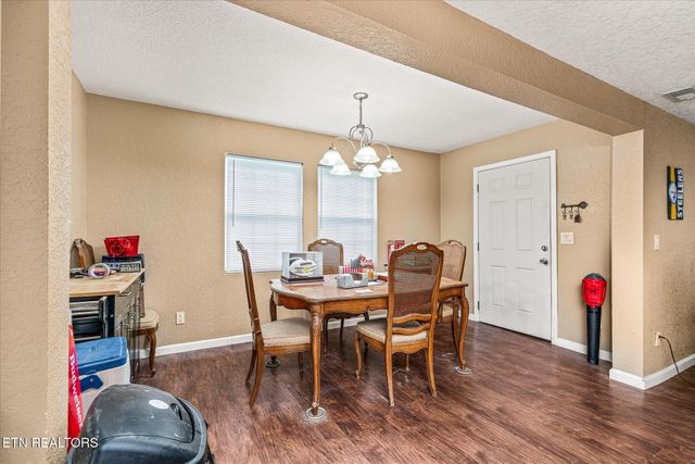 1676 Chestnut Hill Rd, Crossville, TN 38555