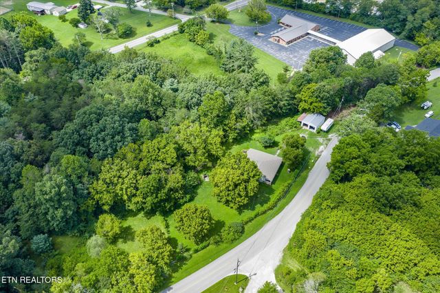 1676 Chestnut Hill Rd, Crossville, TN 38555