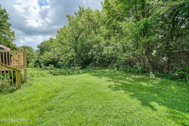 1676 Chestnut Hill Rd, Crossville, TN 38555