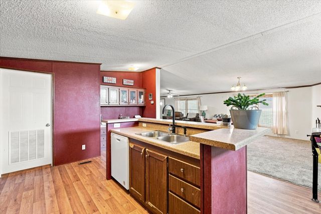 5180 Vz County Road 3415, Wills Point, TX 75169