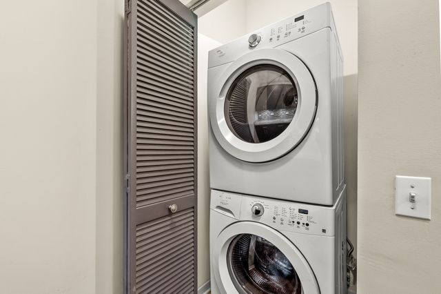 437 W Division Street 409, Chicago, IL 60610