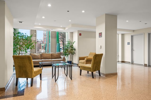 437 W Division Street 409, Chicago, IL 60610