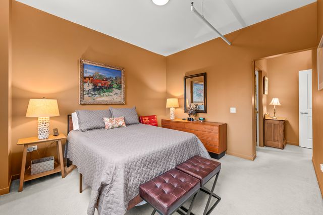 437 W Division Street 409, Chicago, IL 60610