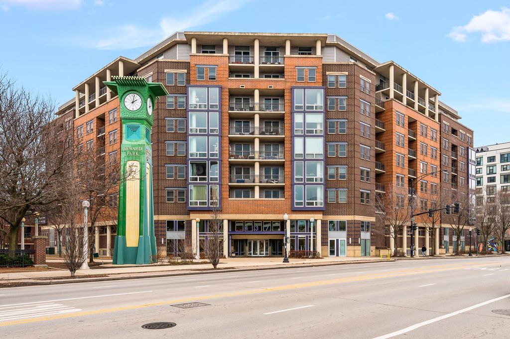 437 W Division Street 409, Chicago, IL 60610