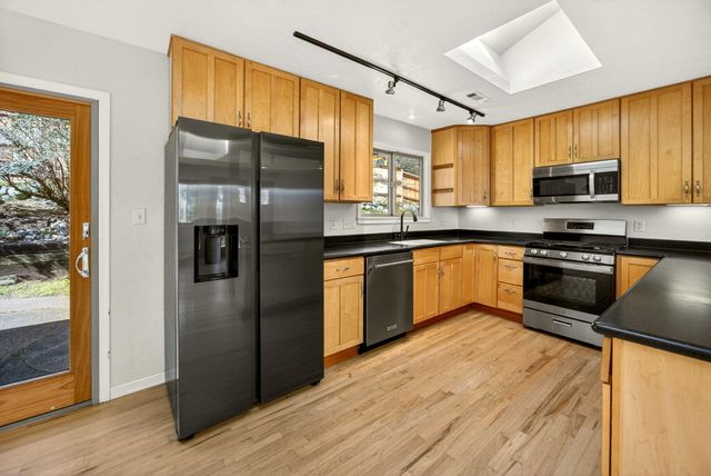 325 Taylor Street, Ashland, OR 97520