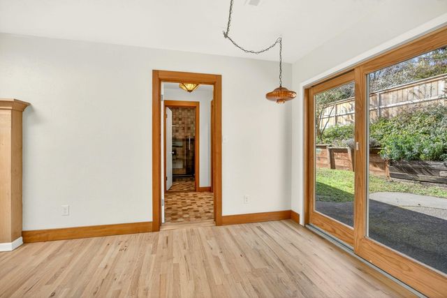 325 Taylor Street, Ashland, OR 97520